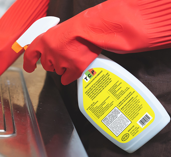 label-markets-consumer-labels-cleaning-wearing-gloves-fhsa-chemical-spray-dls